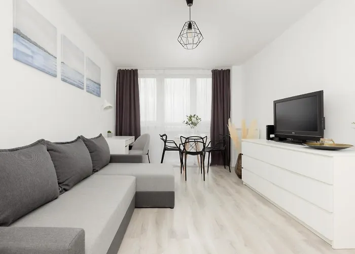 Warsaw Centre Saski Garden Apartment By Noclegi Renters
