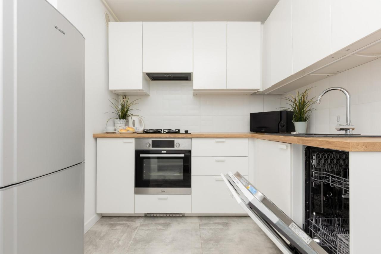 Centre Saski Garden By Renters Apartment *